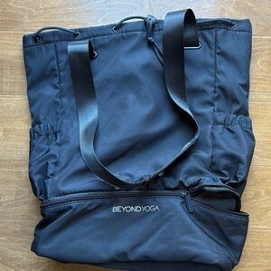 NWT-Beyond Yoga Midnight Black Duffel Bag